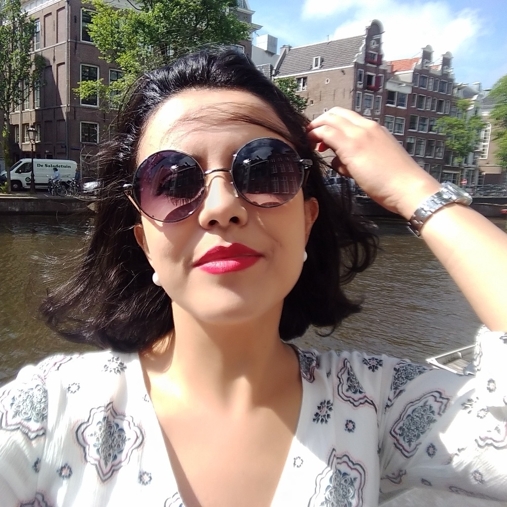 Meet your Posher, Camila